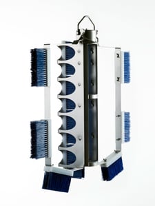8_Acc_Washing tool with central pillar brush