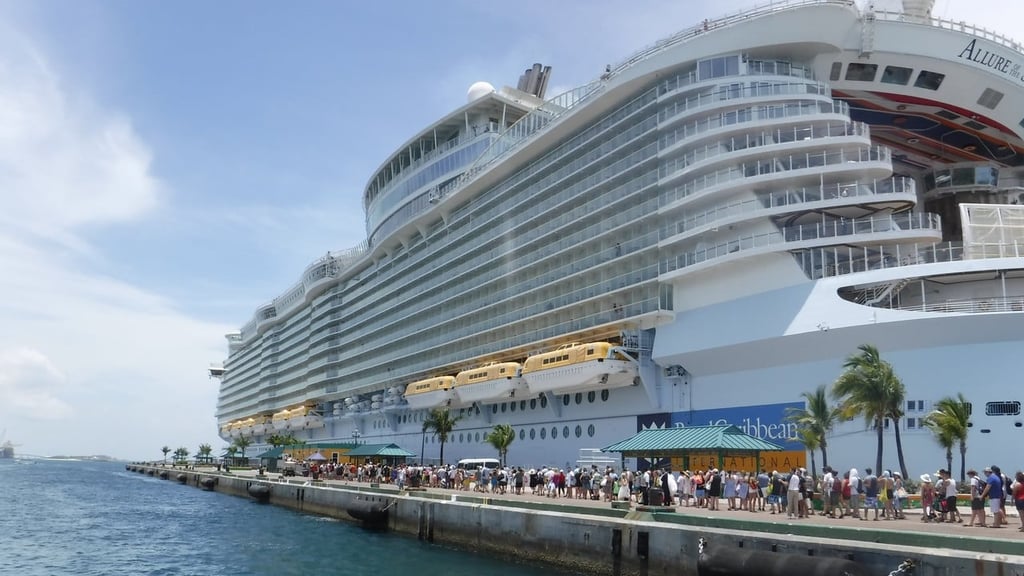 Allure of the Seas in harbour